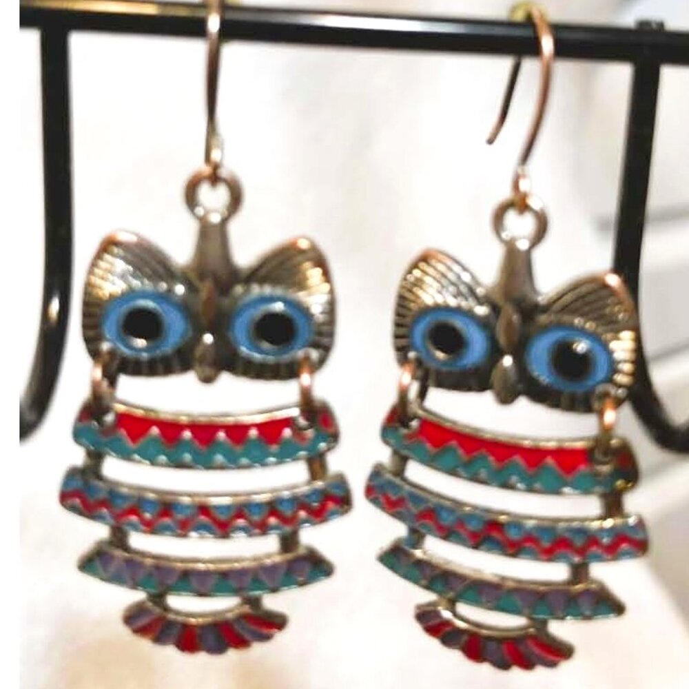 LOUVERED ENAMELED OWL HANGER EARRINGS
